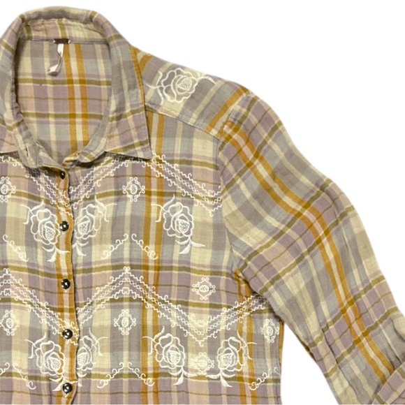 Free People Women's Magical Plaid Buttondown Western Top in Tan. Size M - Picture 4 of 8